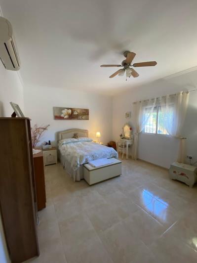 Image No.38-3 Bed Villa / Detached for sale