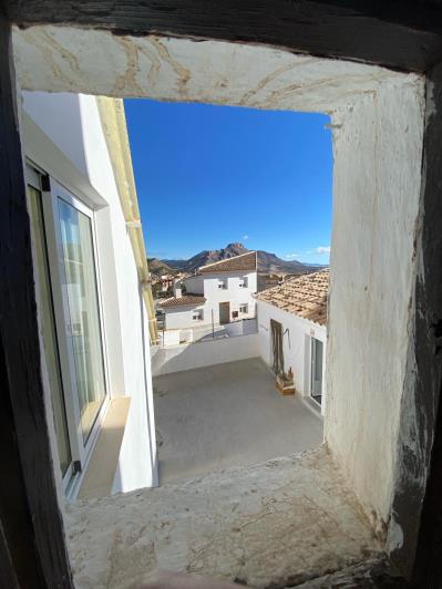 Image No.27-3 Bed Village House for sale