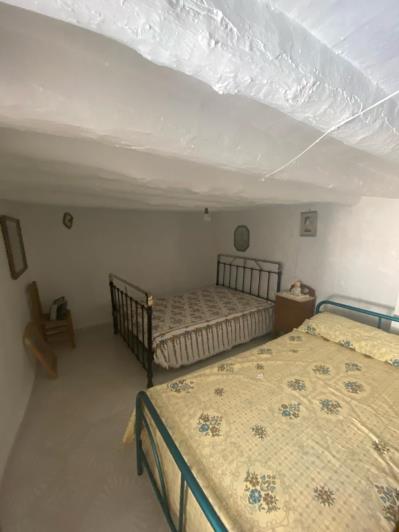 Image No.25-4 Bed House for sale