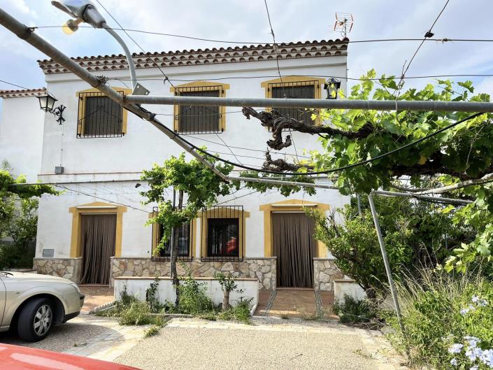 Image No.1-3 Bed Country House for sale