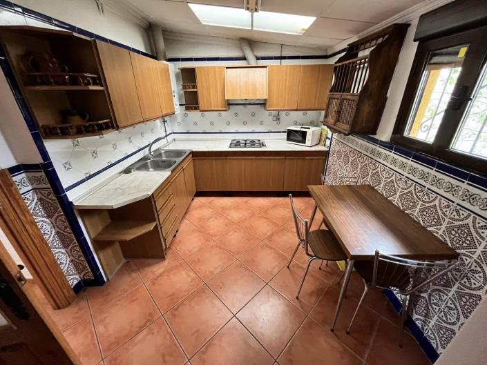 Image No.10-3 Bed Country House for sale