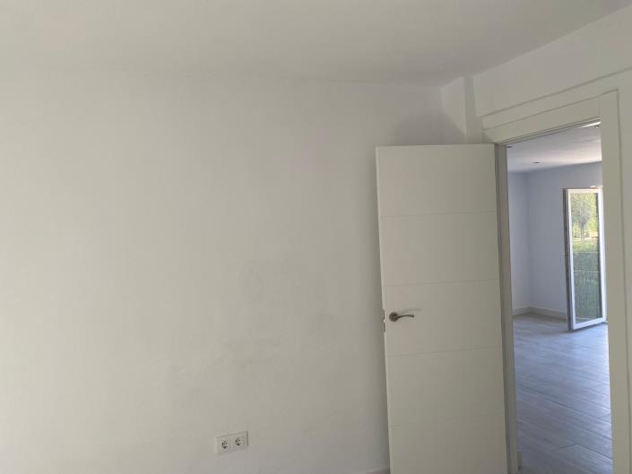 Image No.21-3 Bed Apartment for sale