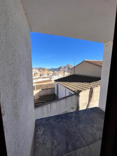 Image No.18-4 Bed Townhouse for sale