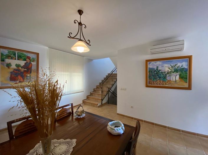 Image No.12-4 Bed Property for sale