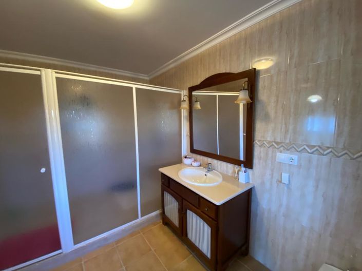 Image No.23-4 Bed Property for sale