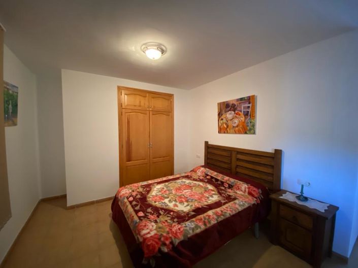 Image No.45-4 Bed Property for sale