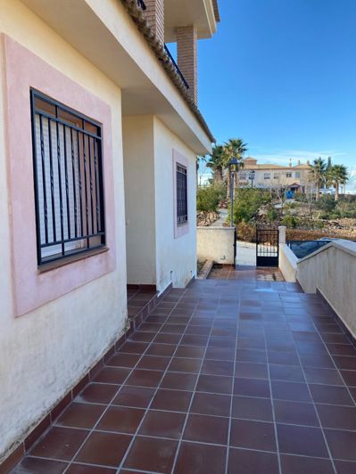 Image No.6-4 Bed Property for sale