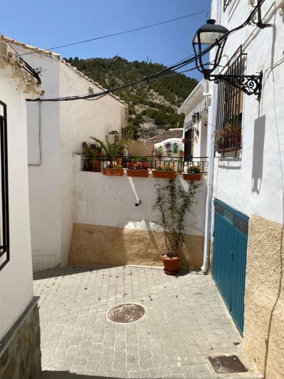 Image No.32-3 Bed Townhouse for sale