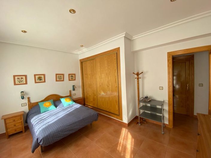 Image No.34-3 Bed Townhouse for sale