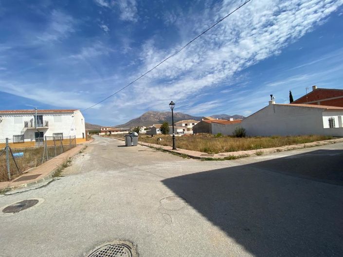 Image No.24-3 Bed Property for sale