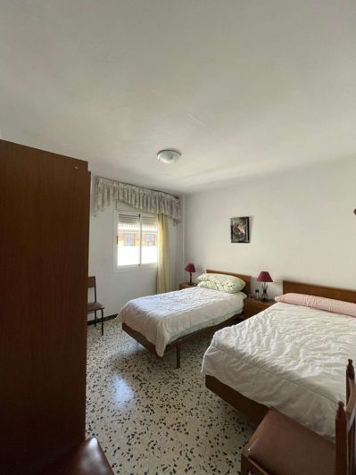 Image No.17-3 Bed Property for sale