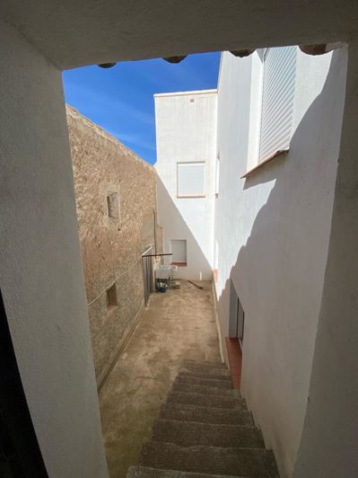 Image No.20-3 Bed Property for sale