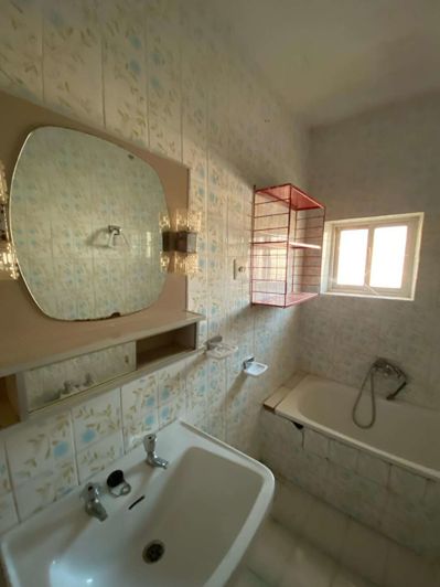 Image No.21-4 Bed Property for sale