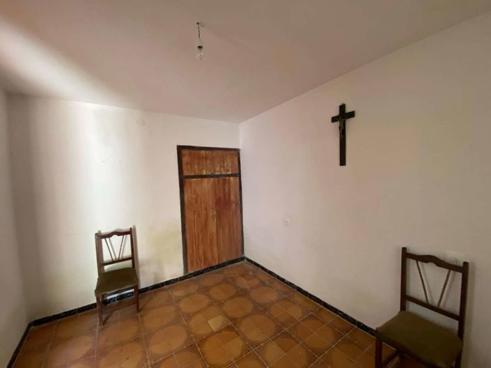 Image No.23-4 Bed Property for sale