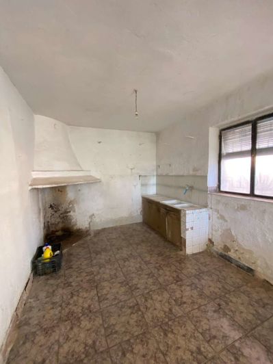 Image No.27-4 Bed Property for sale