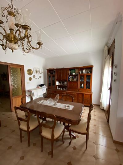 Image No.23-5 Bed Property for sale