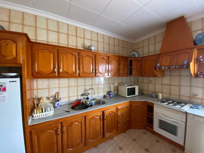 Image No.27-5 Bed Property for sale