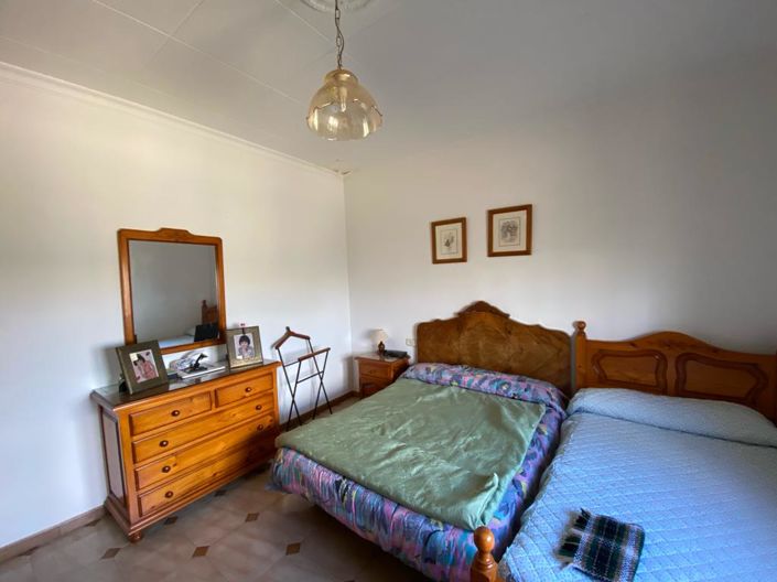 Image No.36-5 Bed Property for sale