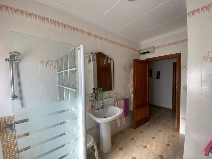 Image No.39-5 Bed Property for sale