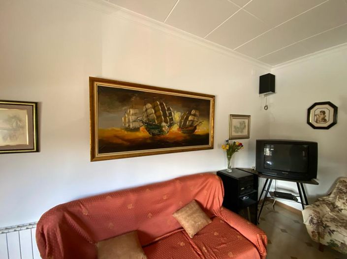 Image No.9-5 Bed Property for sale