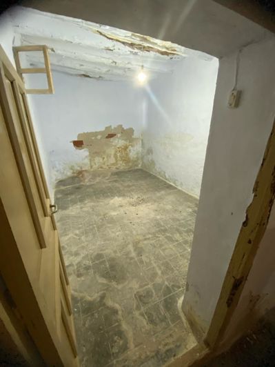 Image No.14-2 Bed Property for sale