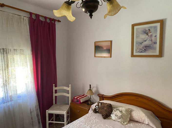 Image No.16-5 Bed House for sale