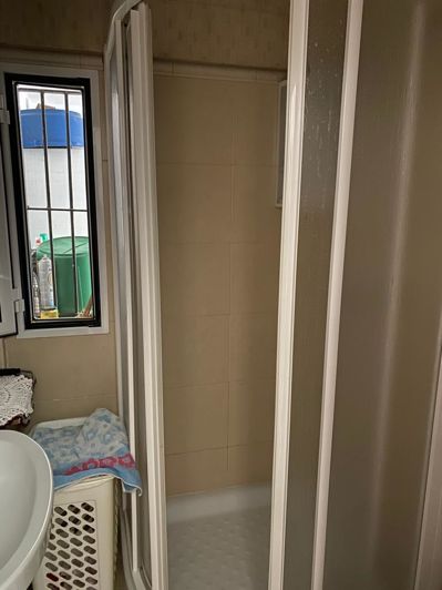 Image No.18-5 Bed House for sale