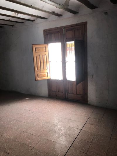 Image No.26-3 Bed Property for sale