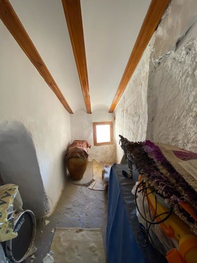 Image No.37-4 Bed Property for sale