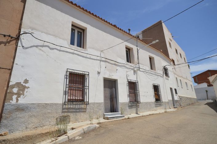 Image No.1-4 Bed Property for sale