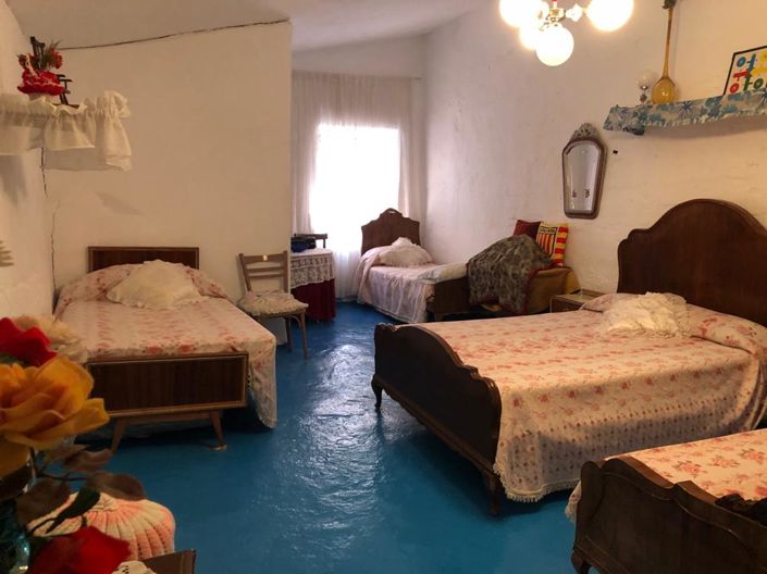 Image No.16-3 Bed Property for sale