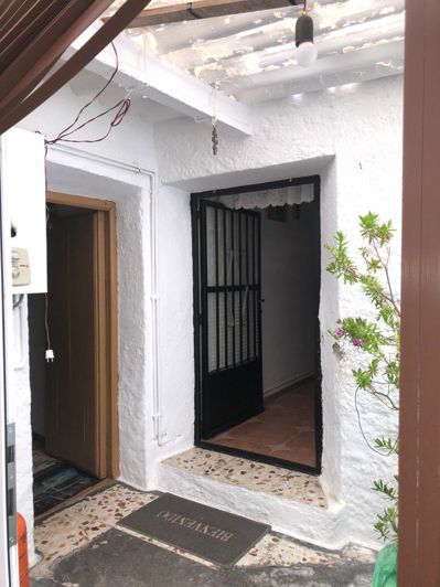 Image No.21-4 Bed Townhouse for sale