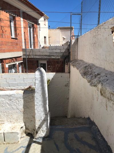 Image No.24-4 Bed Townhouse for sale