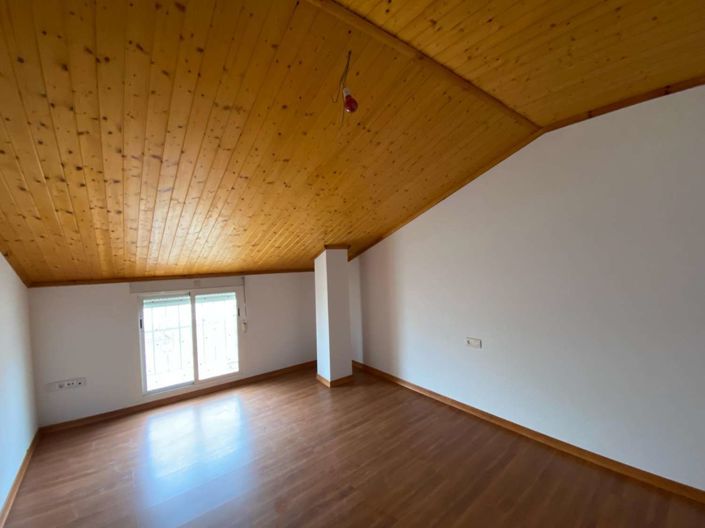 Image No.10-3 Bed Apartment for sale