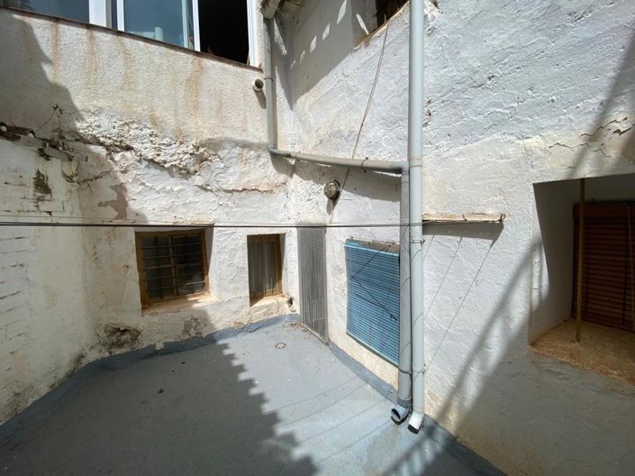 Image No.27-3 Bed Townhouse for sale