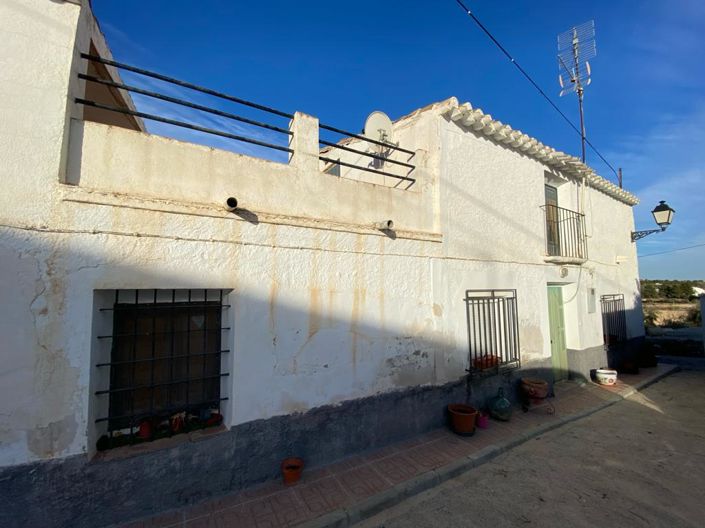 Image No.1-5 Bed Property for sale
