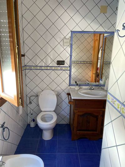 Image No.10-5 Bed Property for sale