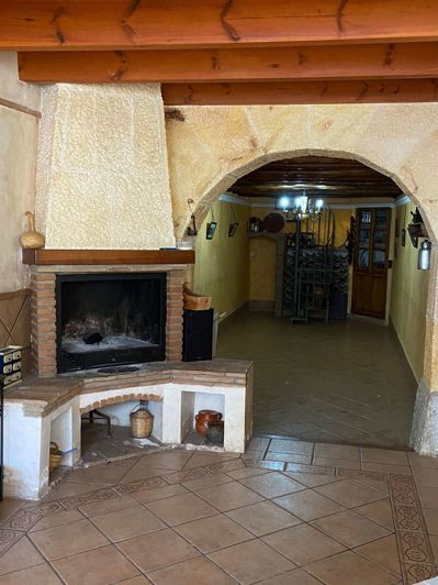 Image No.15-5 Bed Property for sale