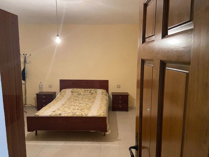 Image No.8-5 Bed Property for sale