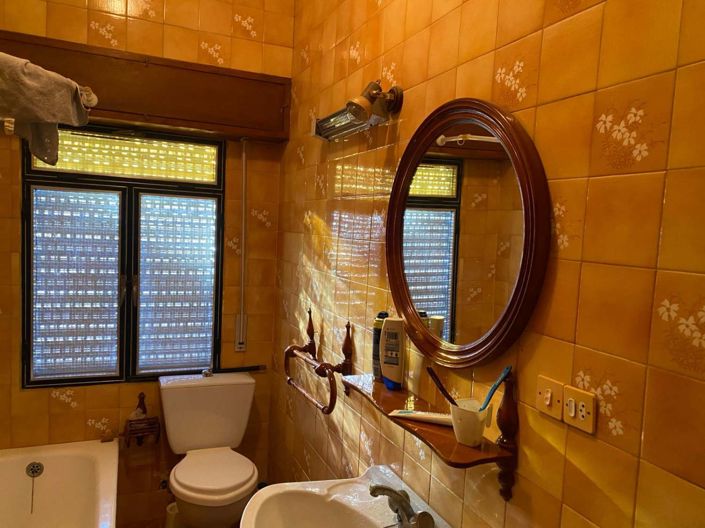 Image No.6-6 Bed Property for sale