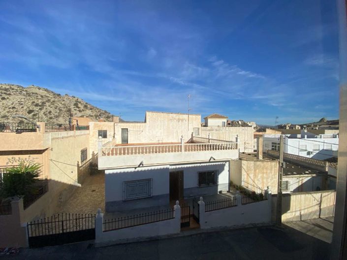 Image No.29-6 Bed Property for sale