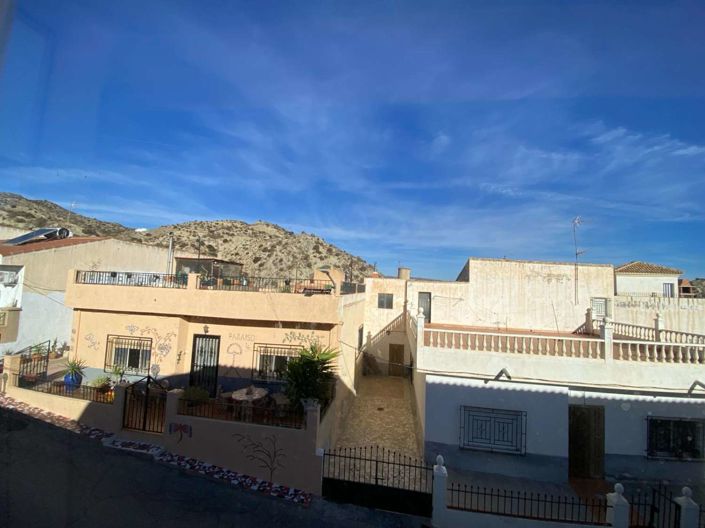 Image No.30-6 Bed Property for sale