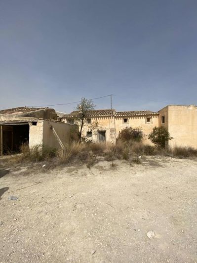 Image No.1-4 Bed Property for sale