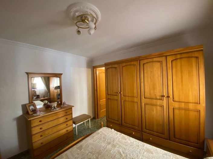 Image No.21-3 Bed Property for sale