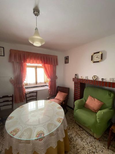 Image No.10-3 Bed Property for sale