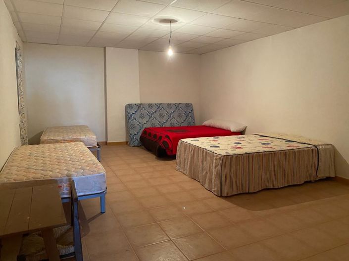 Image No.11-5 Bed Property for sale