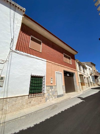 Image No.1-5 Bed Property for sale