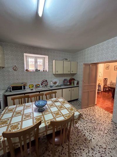 Image No.27-5 Bed Townhouse for sale