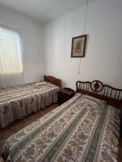 Image No.37-5 Bed Townhouse for sale