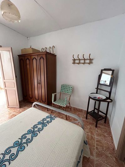 Image No.5-5 Bed Townhouse for sale